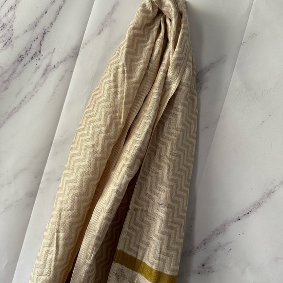 CREAM & GOLD FRINGE END SCARF - NWT - Picture 6 of 6